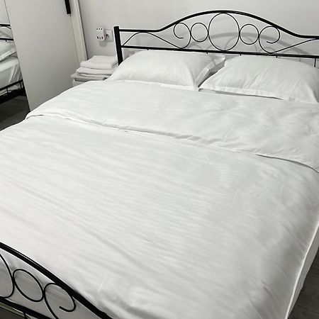בוזאו Home Sweet Home Apartment With 3 Rooms מראה חיצוני תמונה