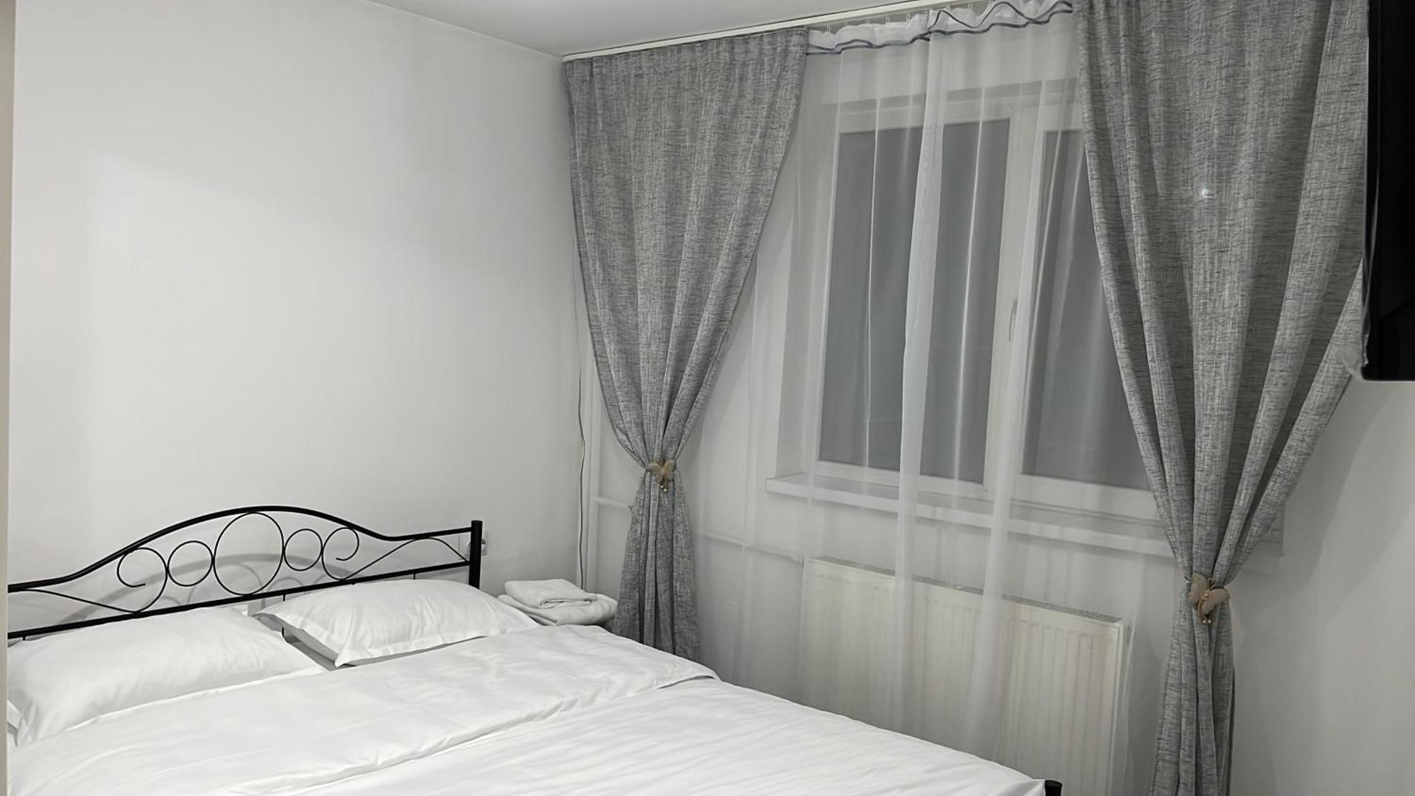 בוזאו Home Sweet Home Apartment With 3 Rooms מראה חיצוני תמונה